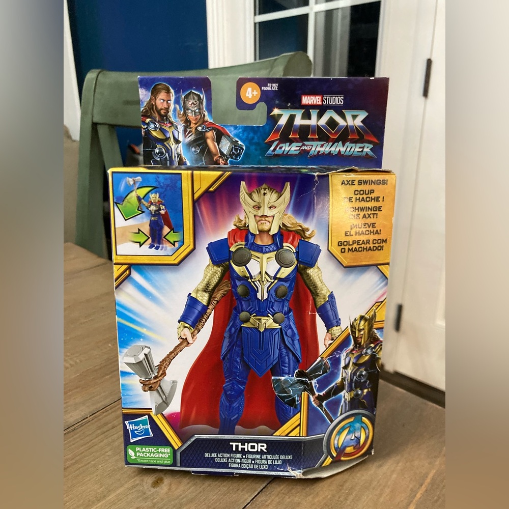 Marvel Studios Thor Love And Thunder Deluxe Action Figure Thor With Axe